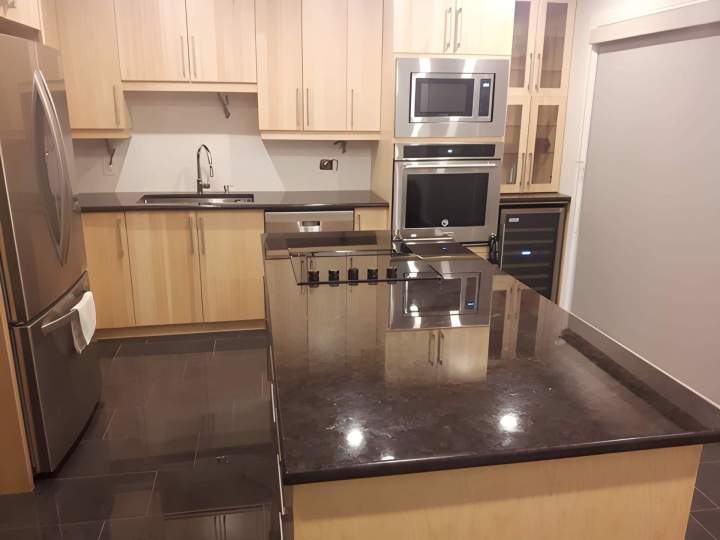 Comptoirs en granit brun Montréal