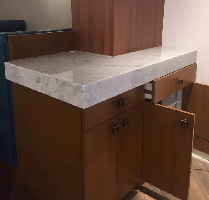 Meuble de cuisine en marbre blanc Montréal